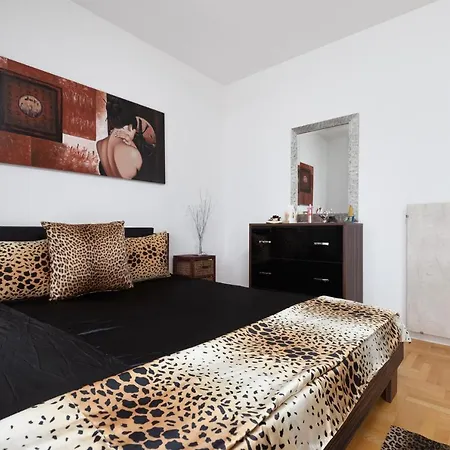 Apartment Dana With Garden & Grill